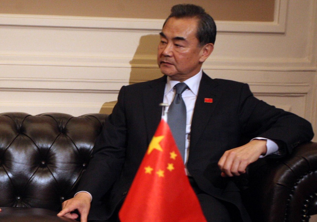 IOC president talks with China’s foreign minister