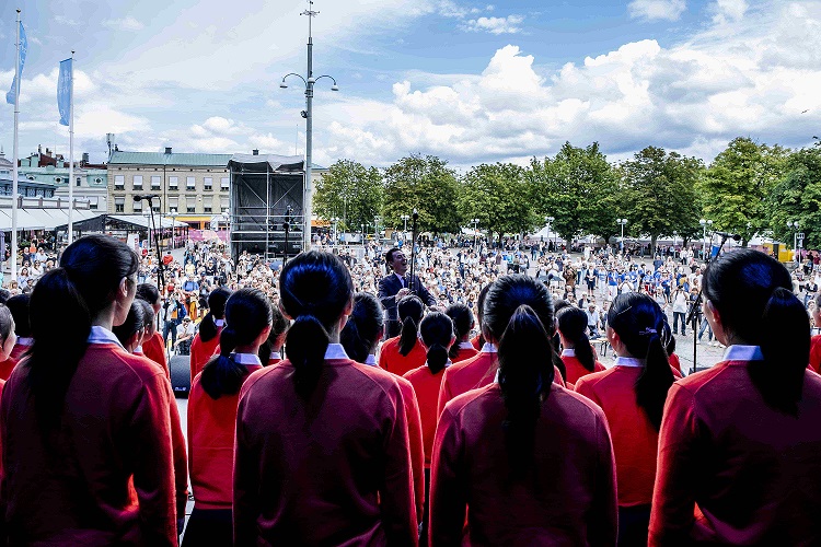 Thank you for the music! How Choir Games impact cities