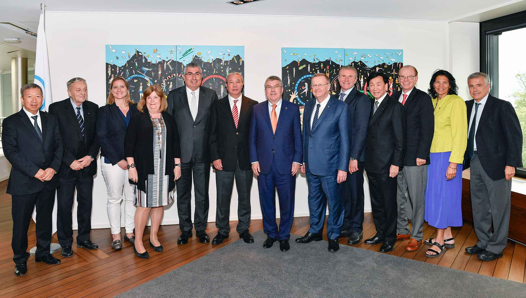IOC board promotes plan to award Olympic Games to both LA and Paris