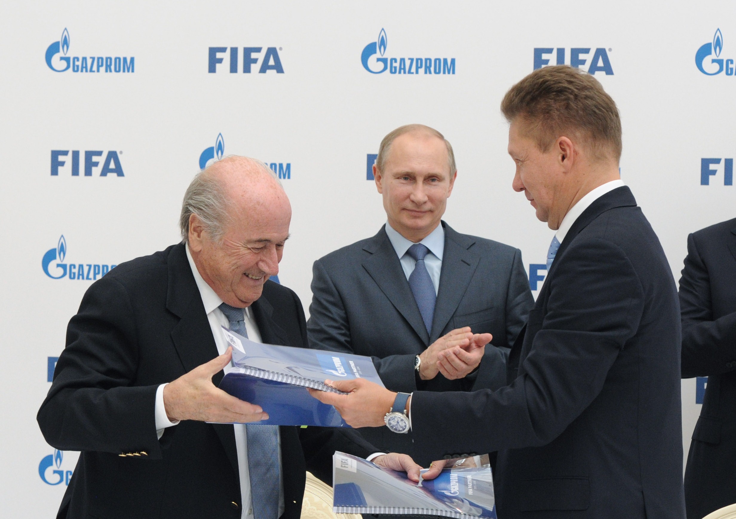 Blatter warns against discrimination at Russia handover