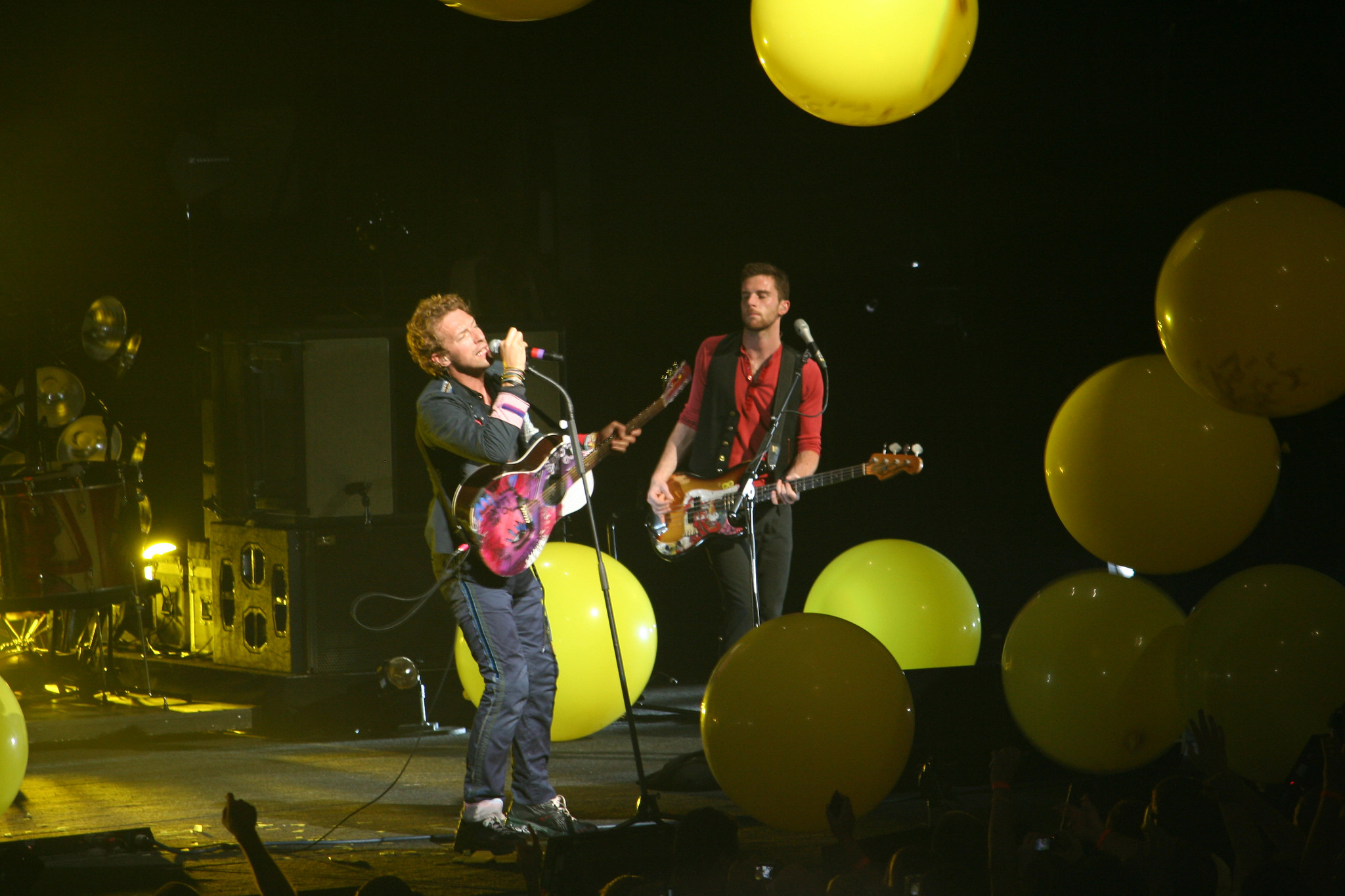 Coldplay targets net-zero emissions on world tour
