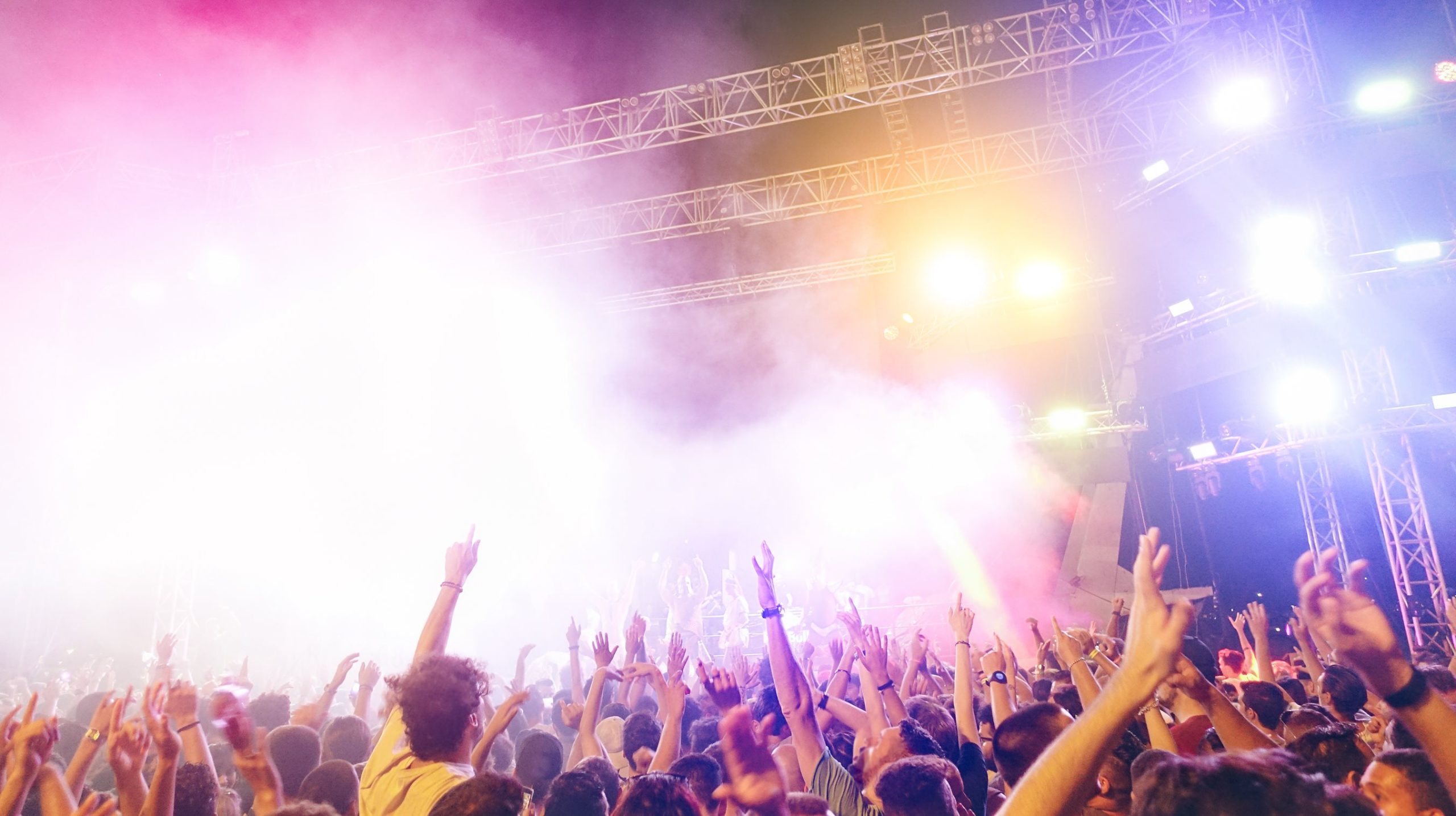 Entertainment and hospitality industries show least commitment to renewables