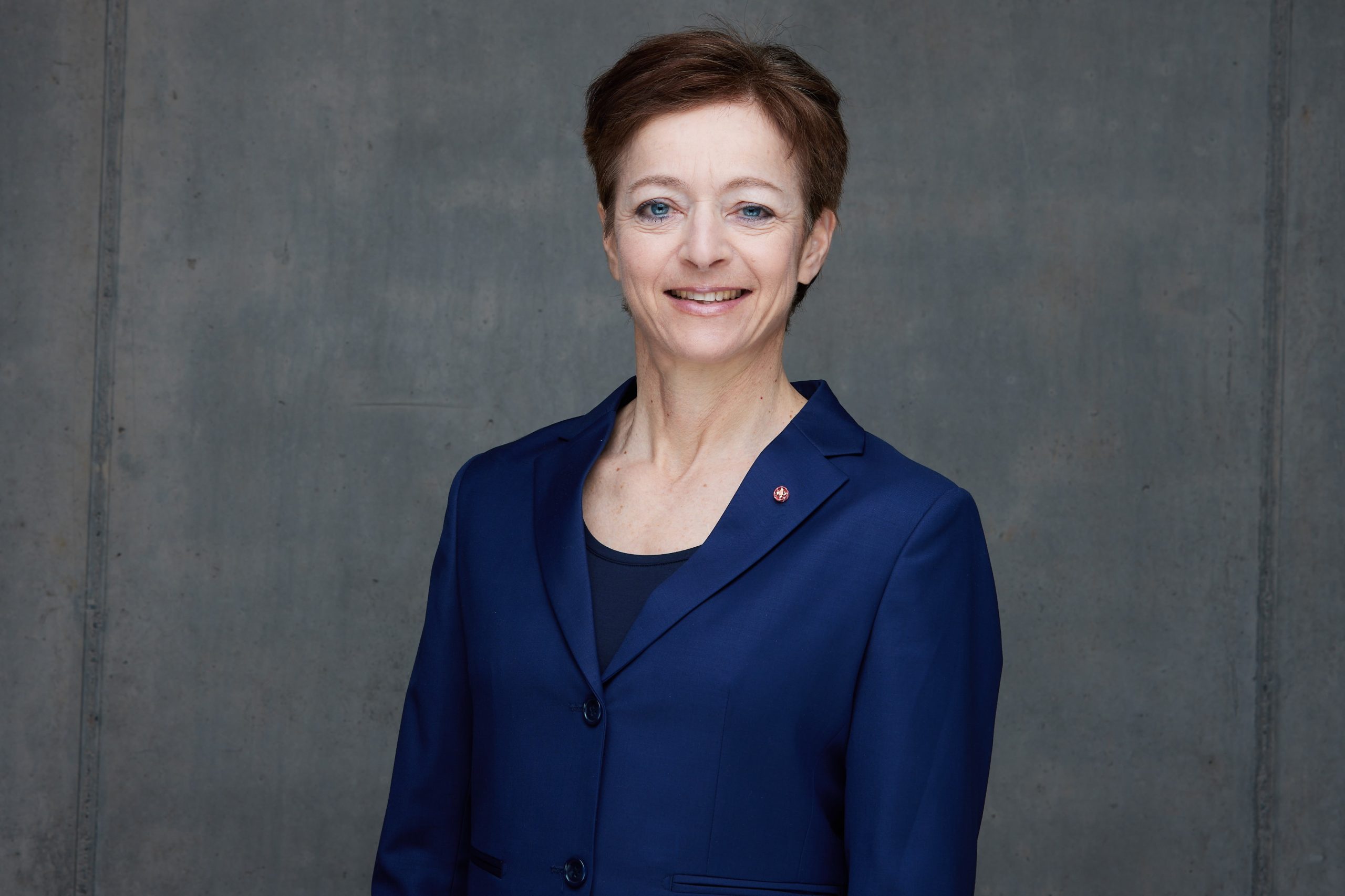 Sarah Lewis OBE OLY runs for International Ski Federation presidency